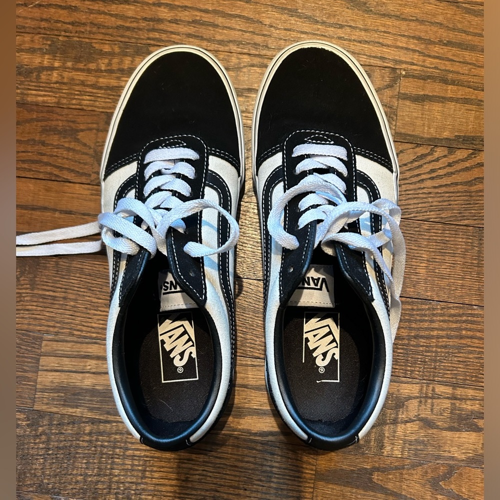 Vans Ward Tennis Shoes, Size 7.5 (men’s size, women size 9)